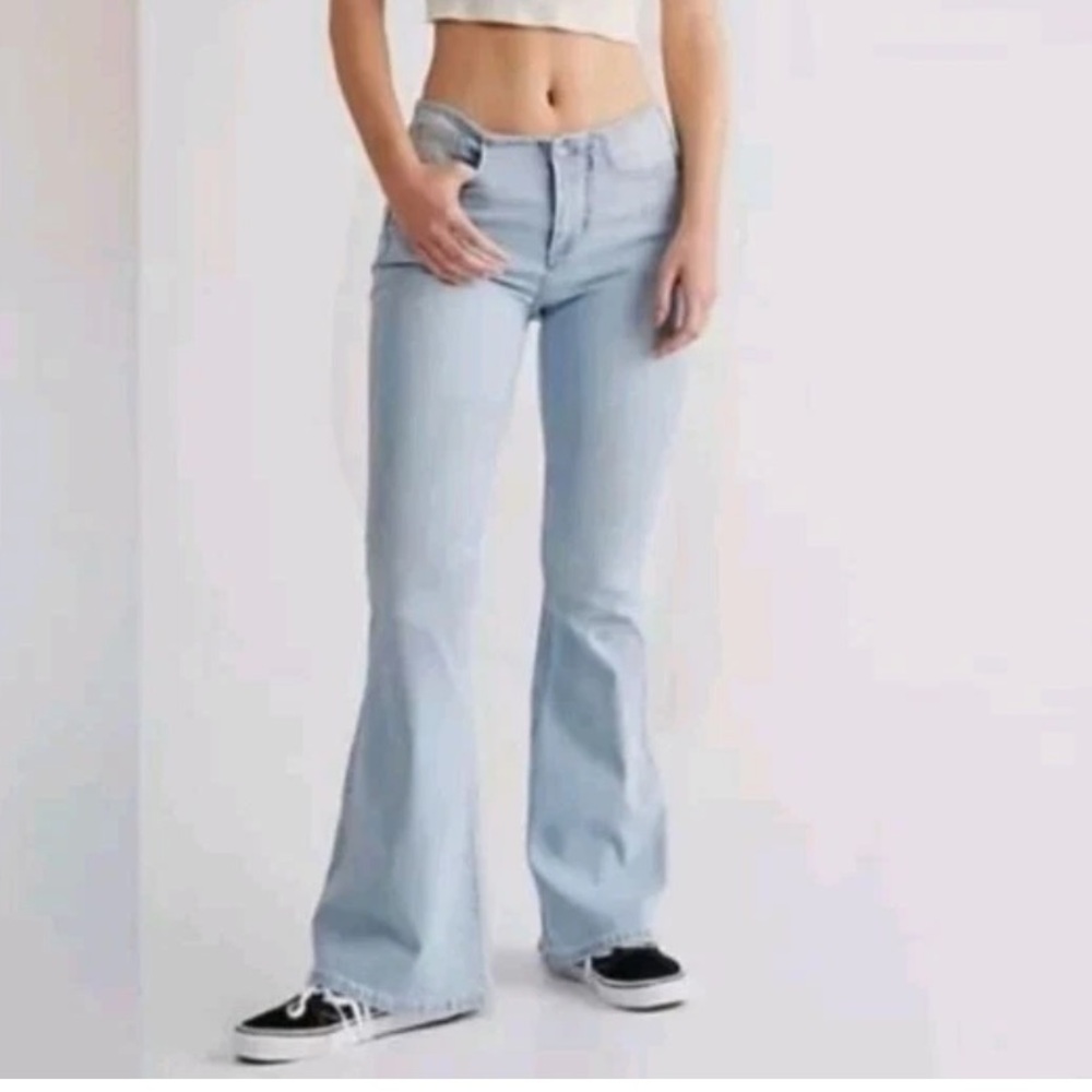 Light Wash Flared Women’s Jeans - Light Blue